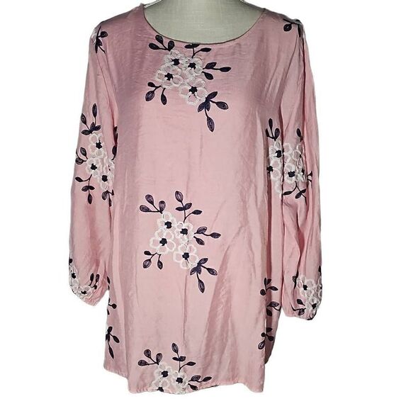 Kindred plus size blouse. Embroidered top.. - Picture 1 of 6